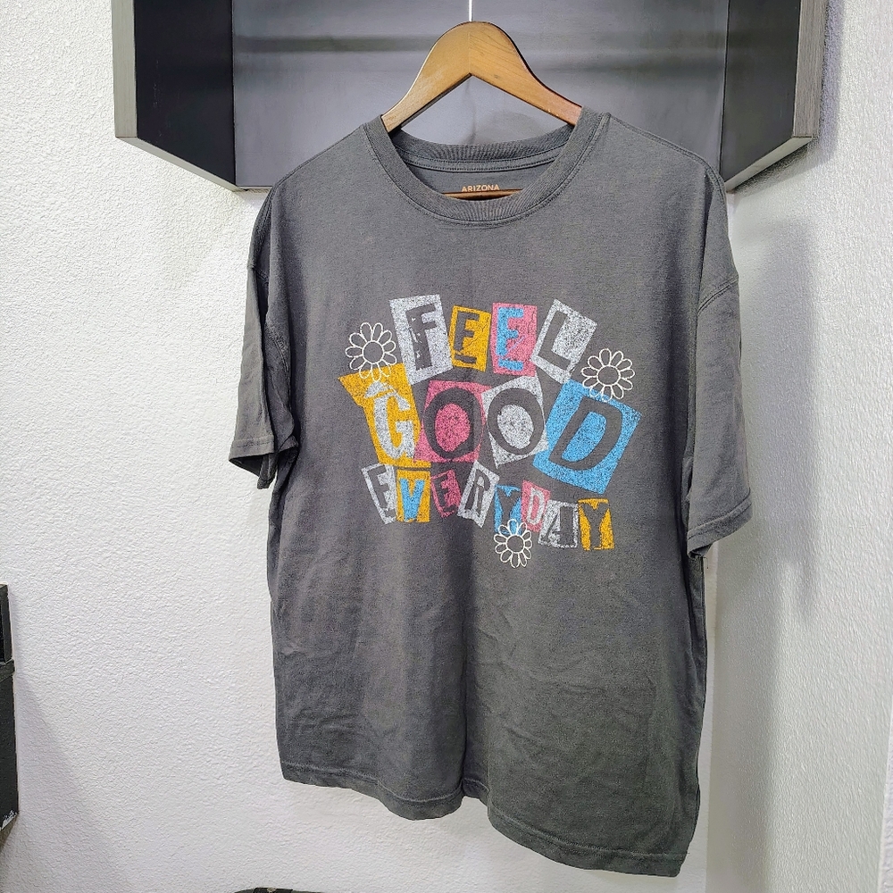 Arizona Jeans Co Gray Crew Neck Feel Good Everyday T-shirt Size Small Oversized